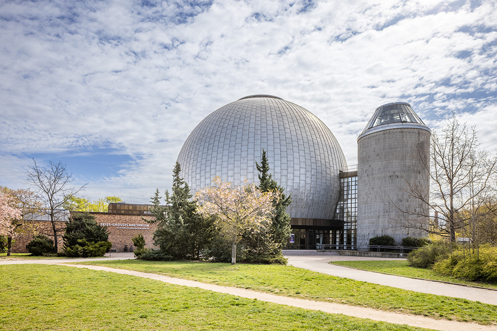 Zeiss Großplanetraium Prenzlauer Allee in Berlin Außenansicht